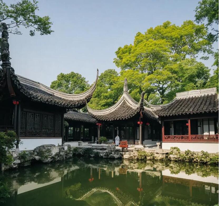 南京秦淮浮夸餐饮有限公司